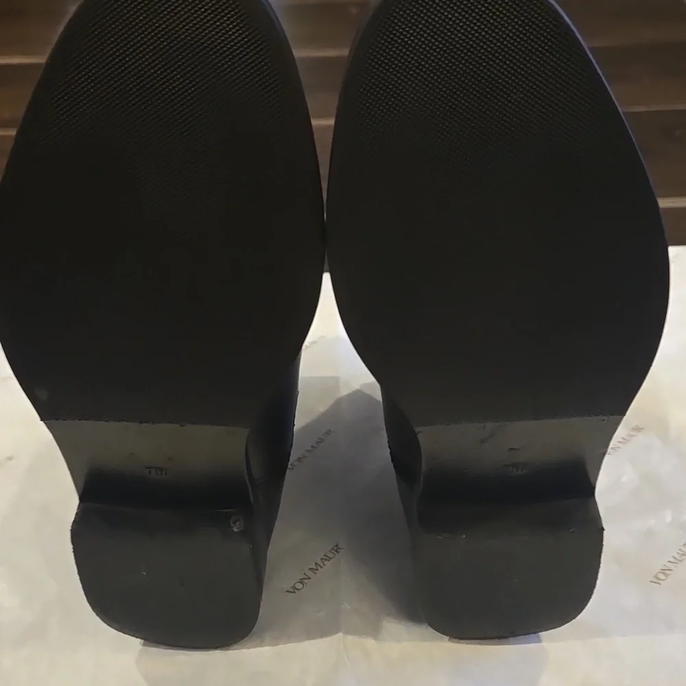 Tory Burch Wyatt Bootie Size 7M - Picture 4 of 10